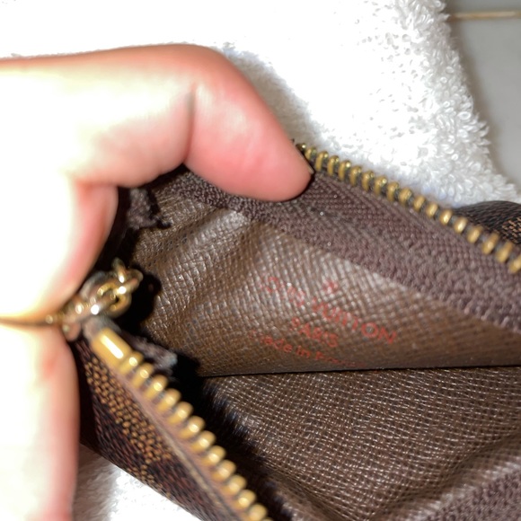 Luis Vuitton Key Pouch - Picture 7 of 7